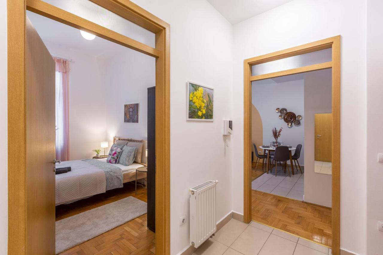 Cozy Home By Bella In The Heart Of Boedapest Buitenkant foto