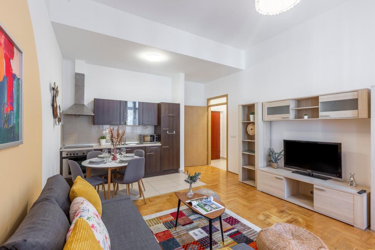 Cozy Home By Bella In The Heart Of Boedapest Buitenkant foto