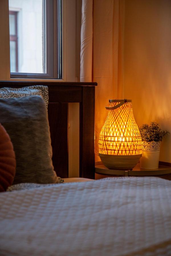 Cozy Home By Bella In The Heart Of Boedapest Buitenkant foto